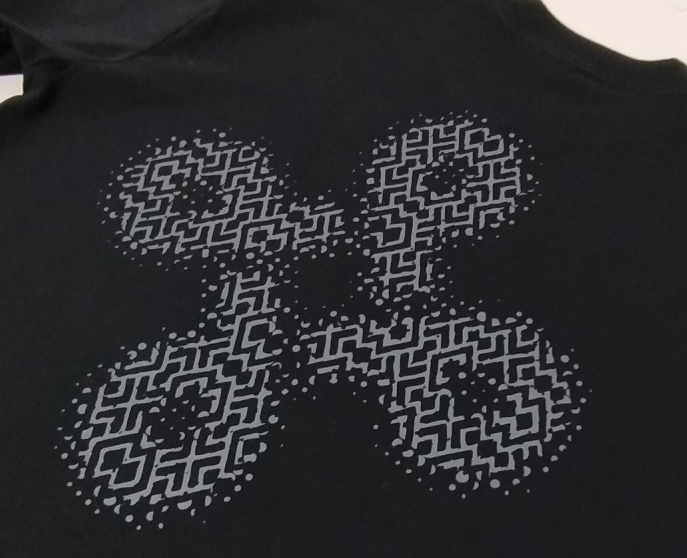 Camiseta PAJÉCO Kene com Grafismo Indígena